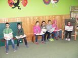 Školáčci ze "Šedivky" na návštěvě v MŠ (čtení pohádky)